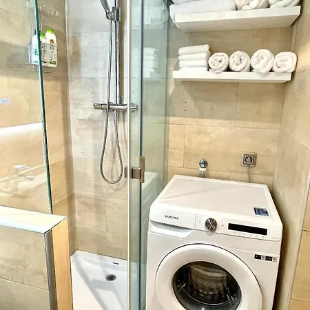 Modern Penthouse With Big Terrace Apartman